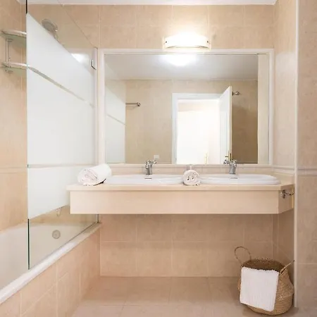 Casa Mila - Luxury 2br With Swimming Pool Apartment